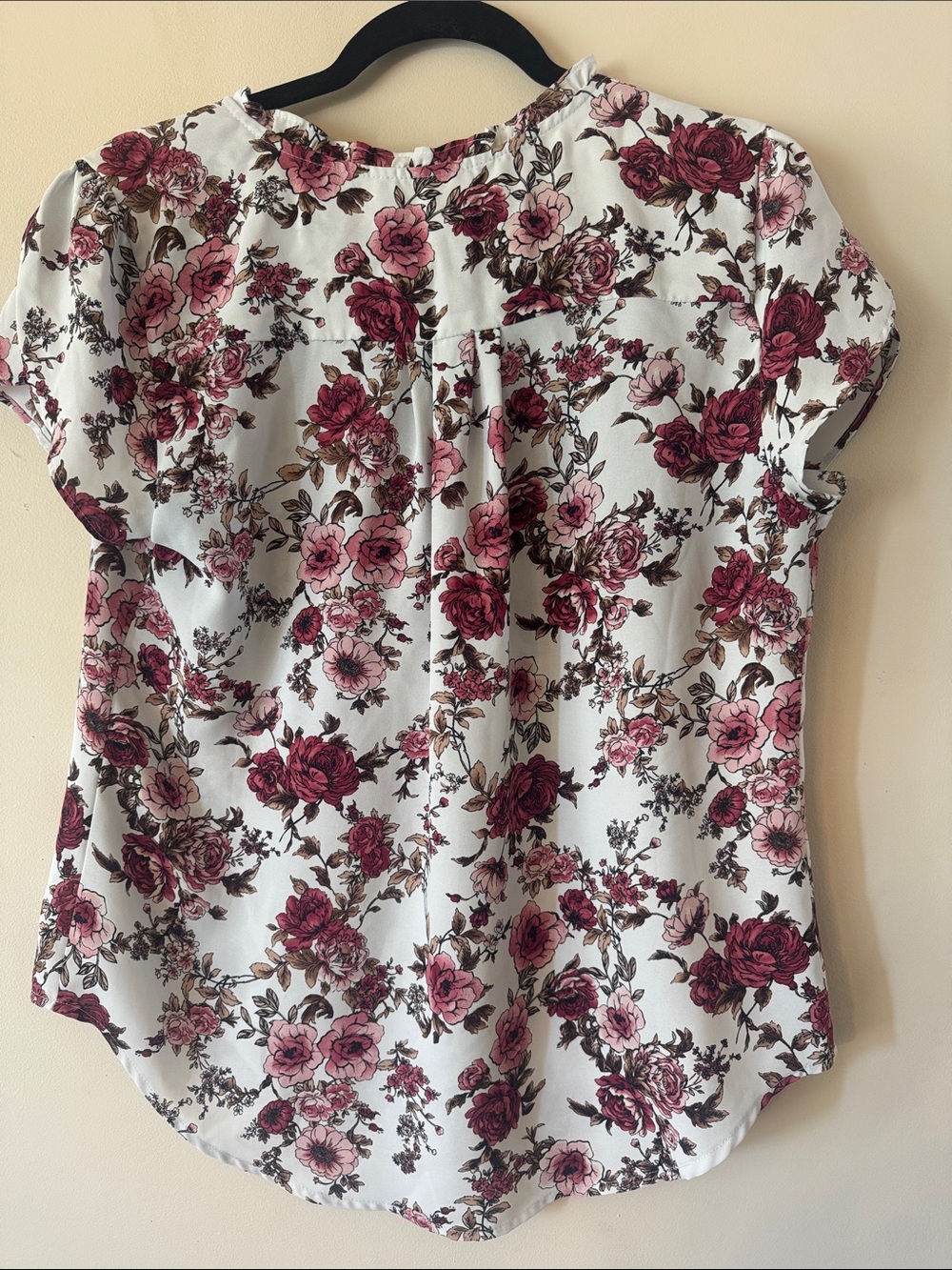 41 Hawthorn Rose Floral V-Neck Blouse in White and Rose - Picture 3 of 3